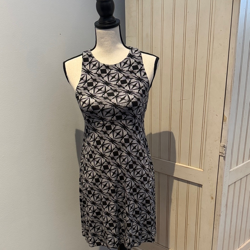 Athleta Santorini Geometric Print Dress
Size S